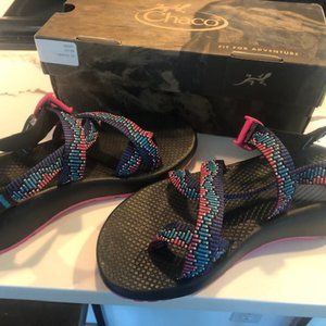NWOT Chaco Womens Z2 Strappy Water Sandals Size 9 Amp Magenta  J107200